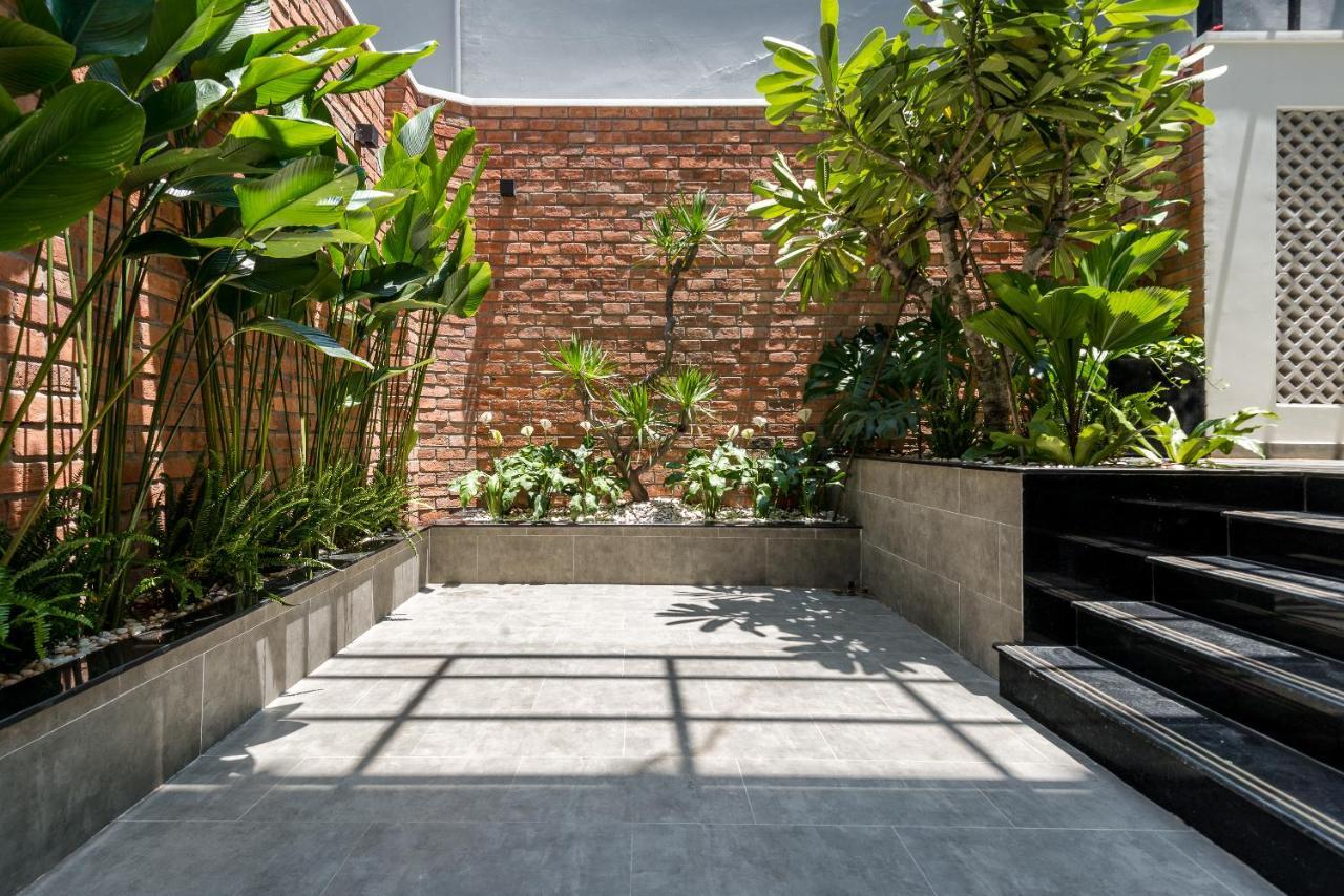 Cozrum Homes The Gallery Residence Ho Chi Minh City Exterior photo